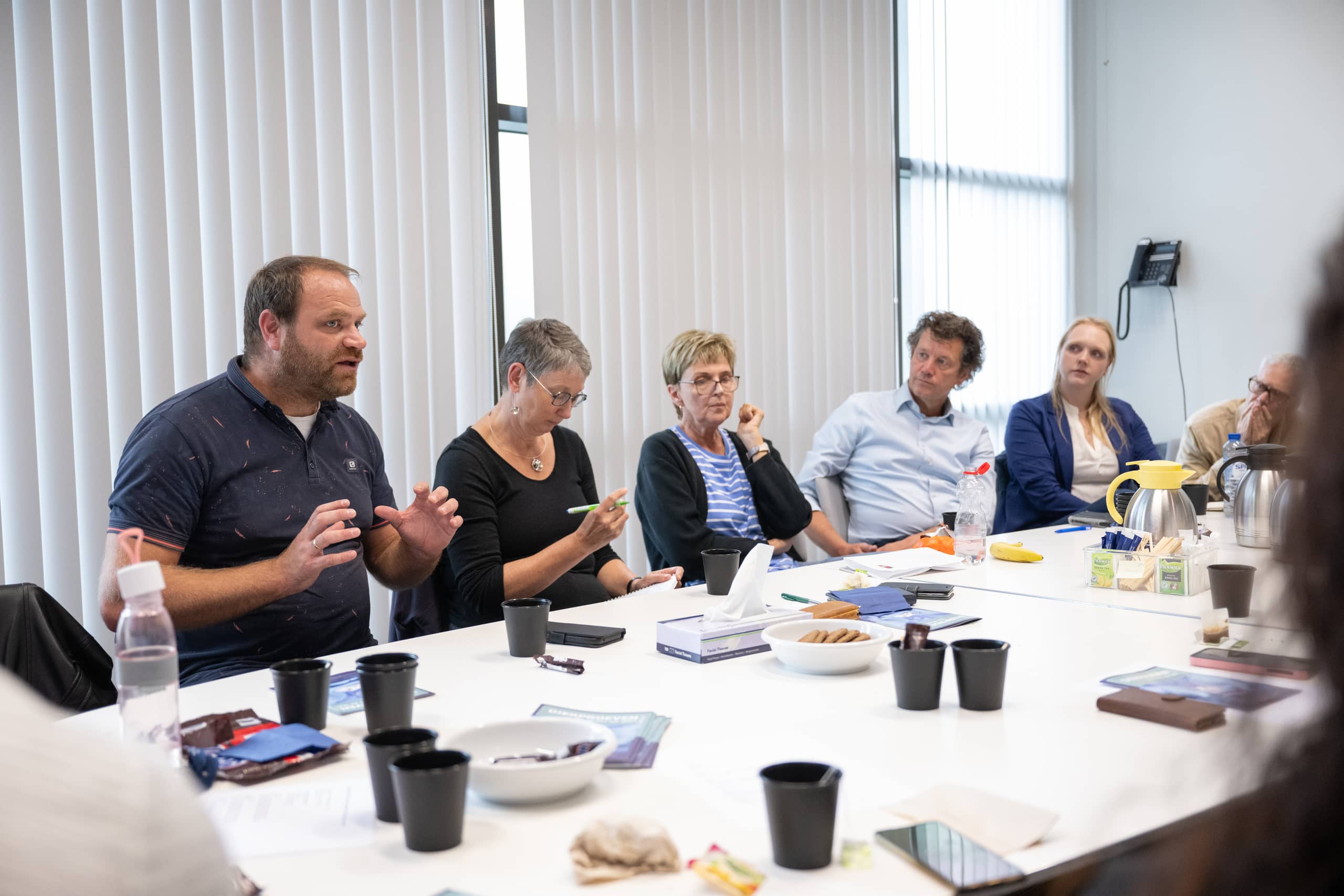 Participants TPI Labtour in conversation with researchers